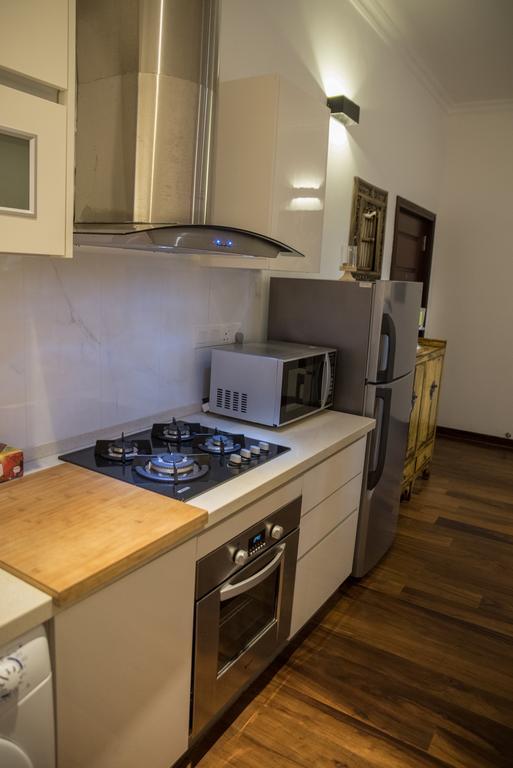 Dehiwala-Mount Lavinia Cozy Sea View Luxury Apartment, Fully Furnished, 2 Bedrooms, 2 Bathrooms מראה חיצוני תמונה
