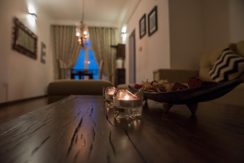 Dehiwala-Mount Lavinia Cozy Sea View Luxury Apartment, Fully Furnished, 2 Bedrooms, 2 Bathrooms מראה חיצוני תמונה